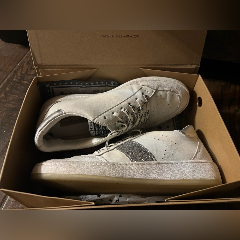 Vintage Havana White and Silver Sneakers Women’s 11